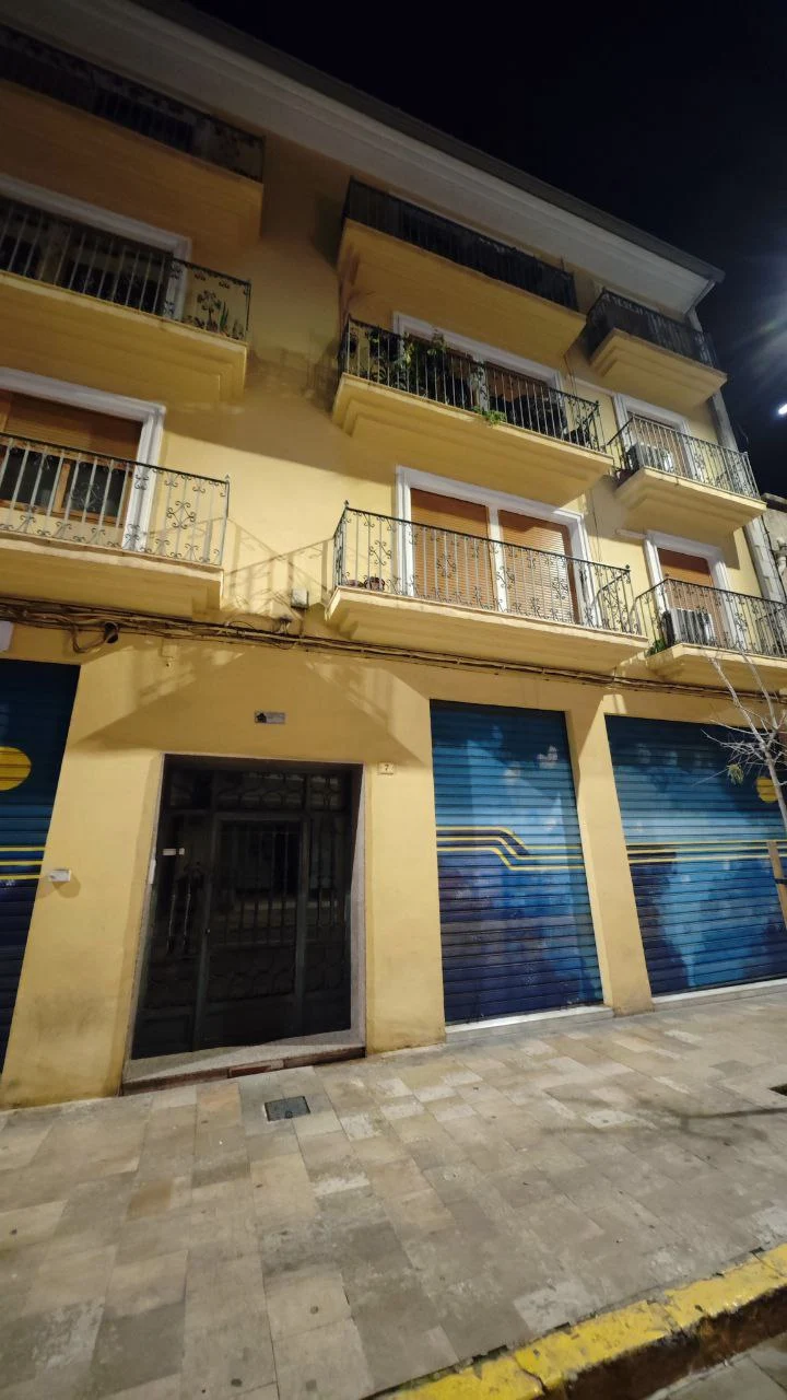 Alquiler a largo plazo de un apartamento de 3 habitaciones – Gandia
