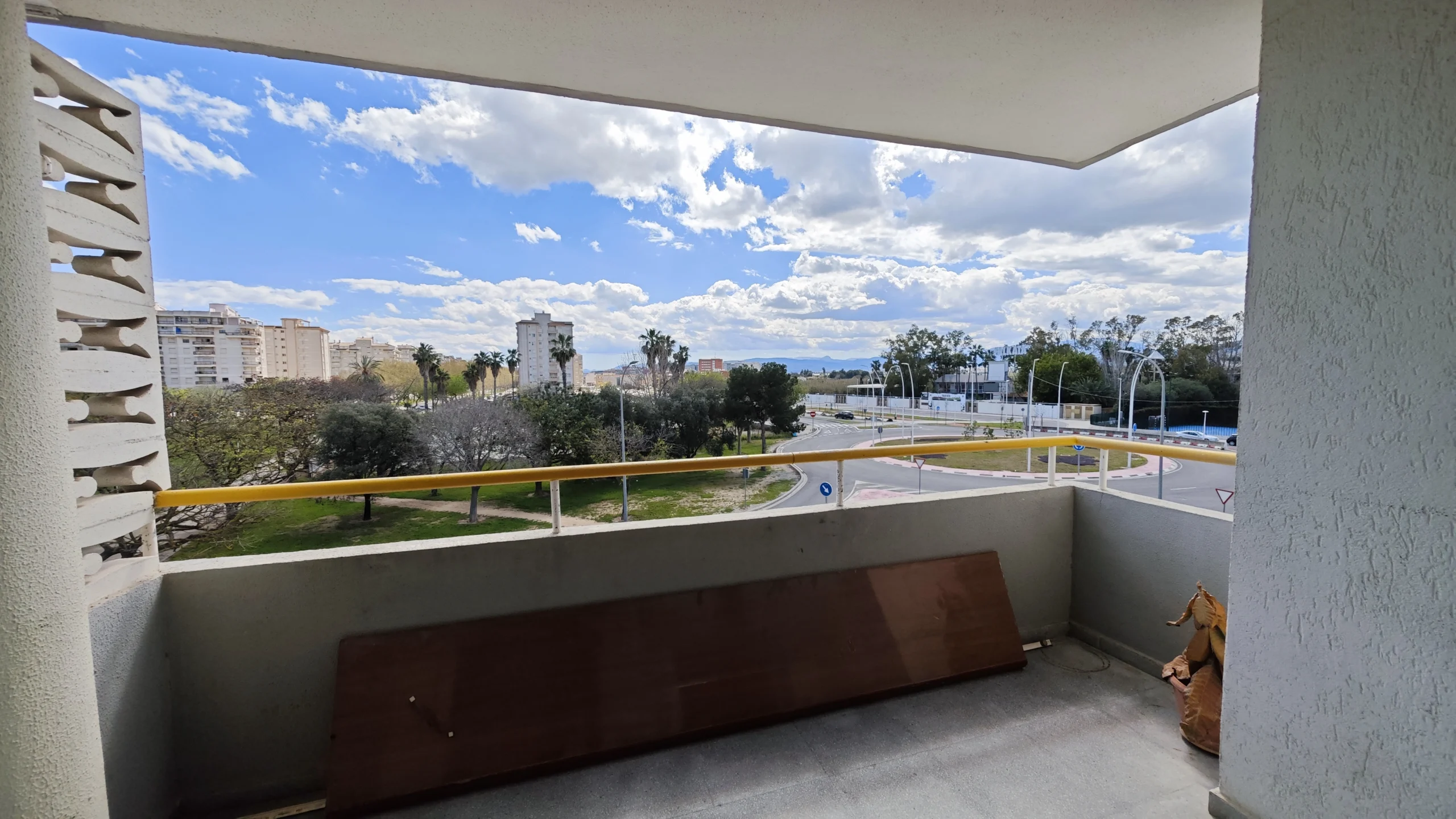 Se vende: Apartamento de 3 dormitorios en la playa de Gandia